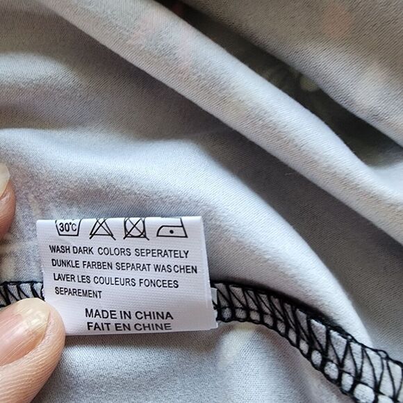 Hount Rosette Top Feminine Whimsical Sleeveless Nylon Multi Floral Black Sz Med - Picture 6 of 9